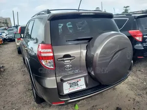 Toyota RAV4 2010 Gray