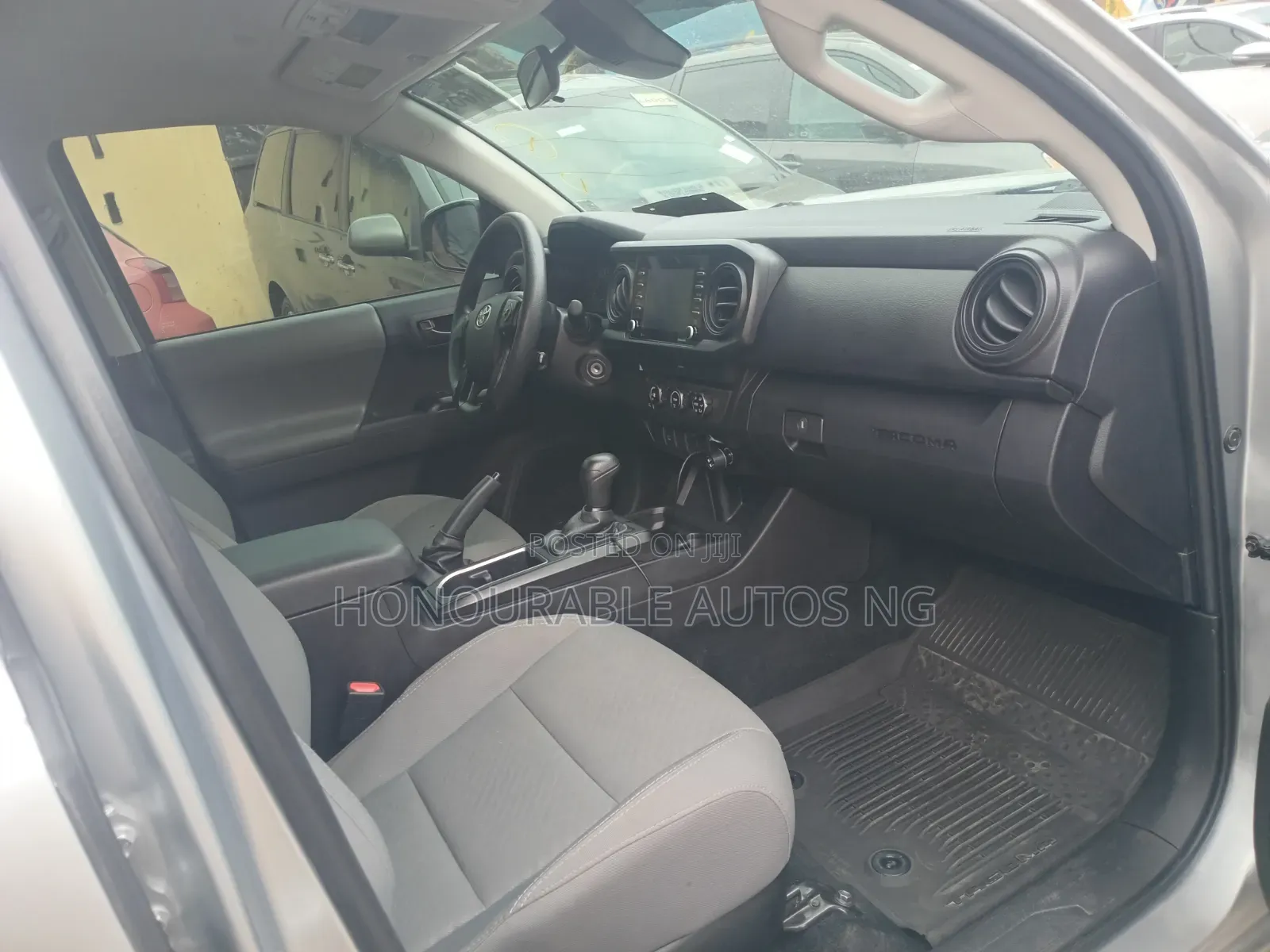 Toyota Tacoma 2022 Silver