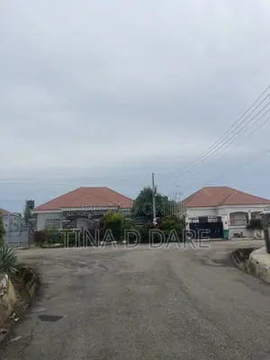 Estate House and Land for Sale