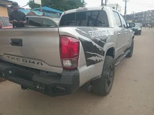 Toyota Tacoma 2022 Silver