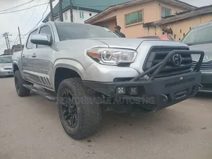 Toyota Tacoma 2022 Silver