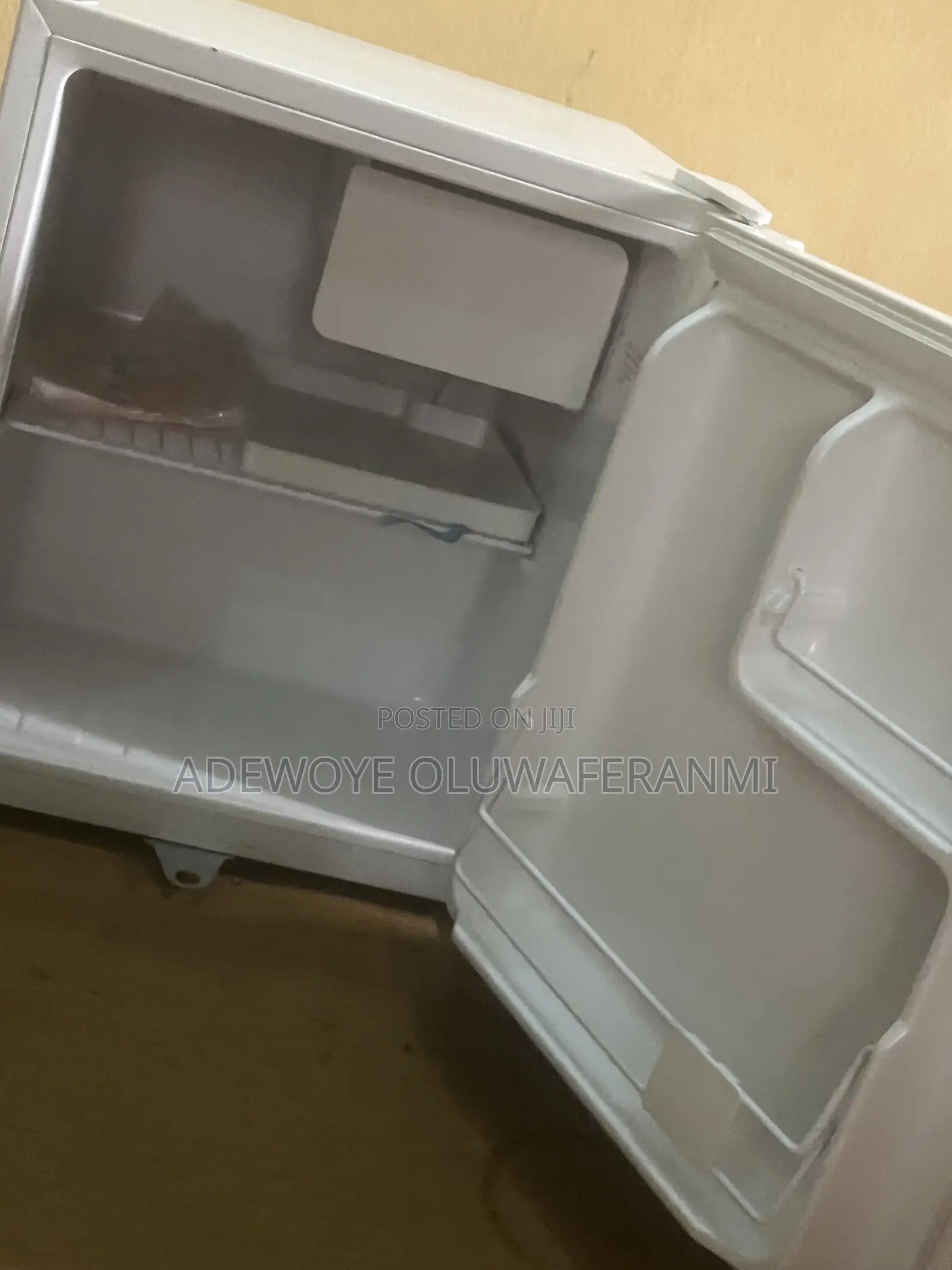 Skyrun Table Fridge