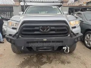 Toyota Tacoma 2022 Silver