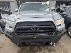 Toyota Tacoma 2022 Silver