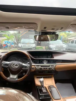 Lexus ES 2016 Brown