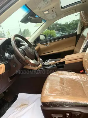 Lexus ES 2016 Brown