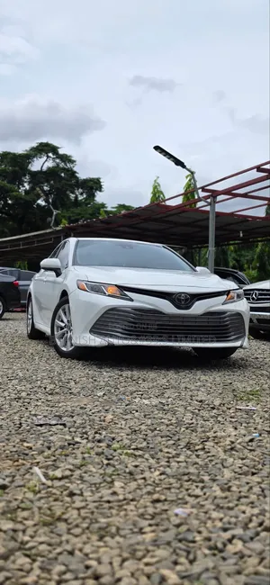 Toyota Camry 2019 White