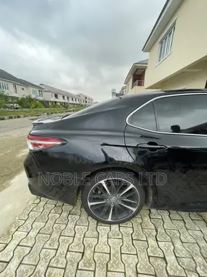 Toyota Camry XSE V6 (3.5L V6 8A) 2019 Black