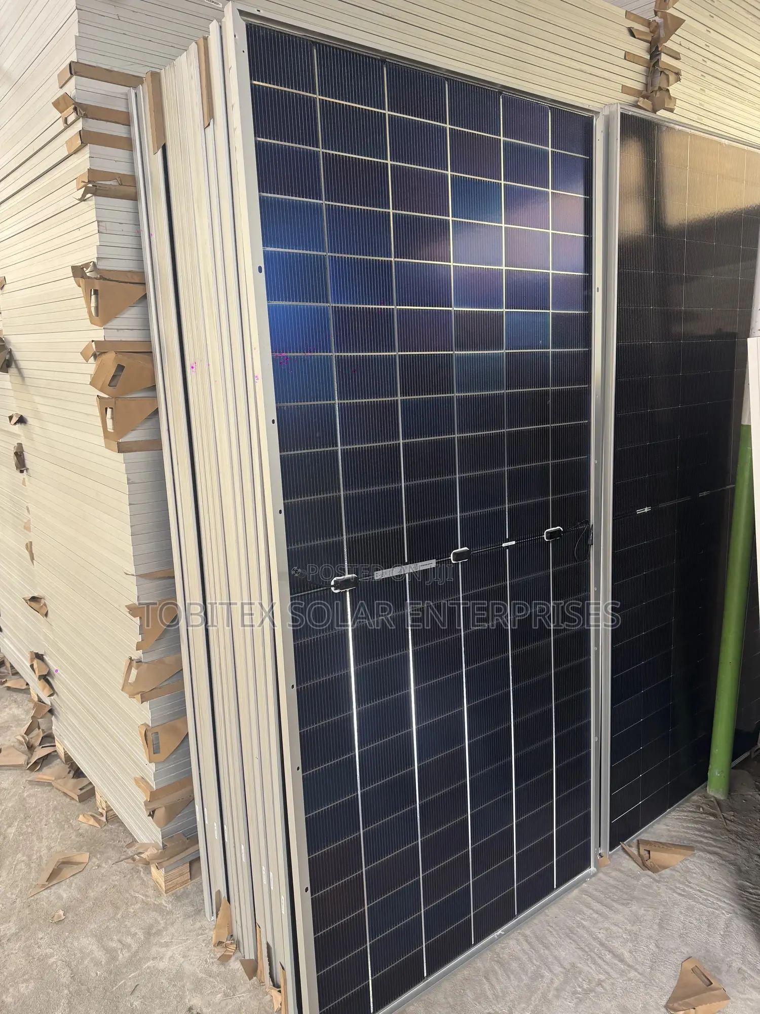 650watts Jinko Solar Panel 132cells