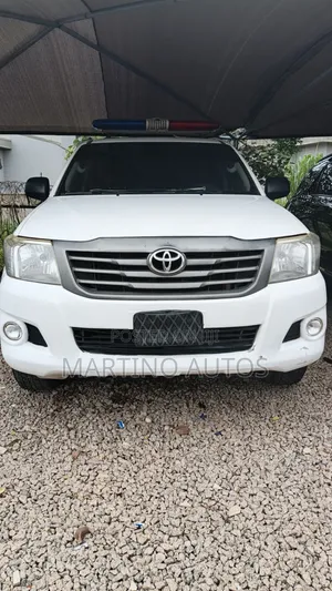 Toyota Hilux 2015 White