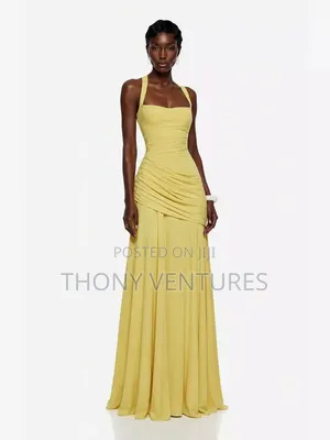 Waist Clinching Strapless Dress