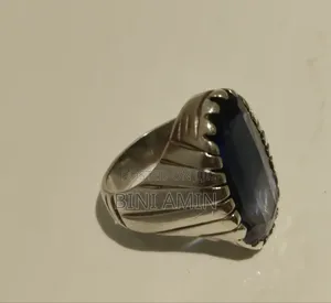 Original Blue Sapphire in 1st Class White Gold