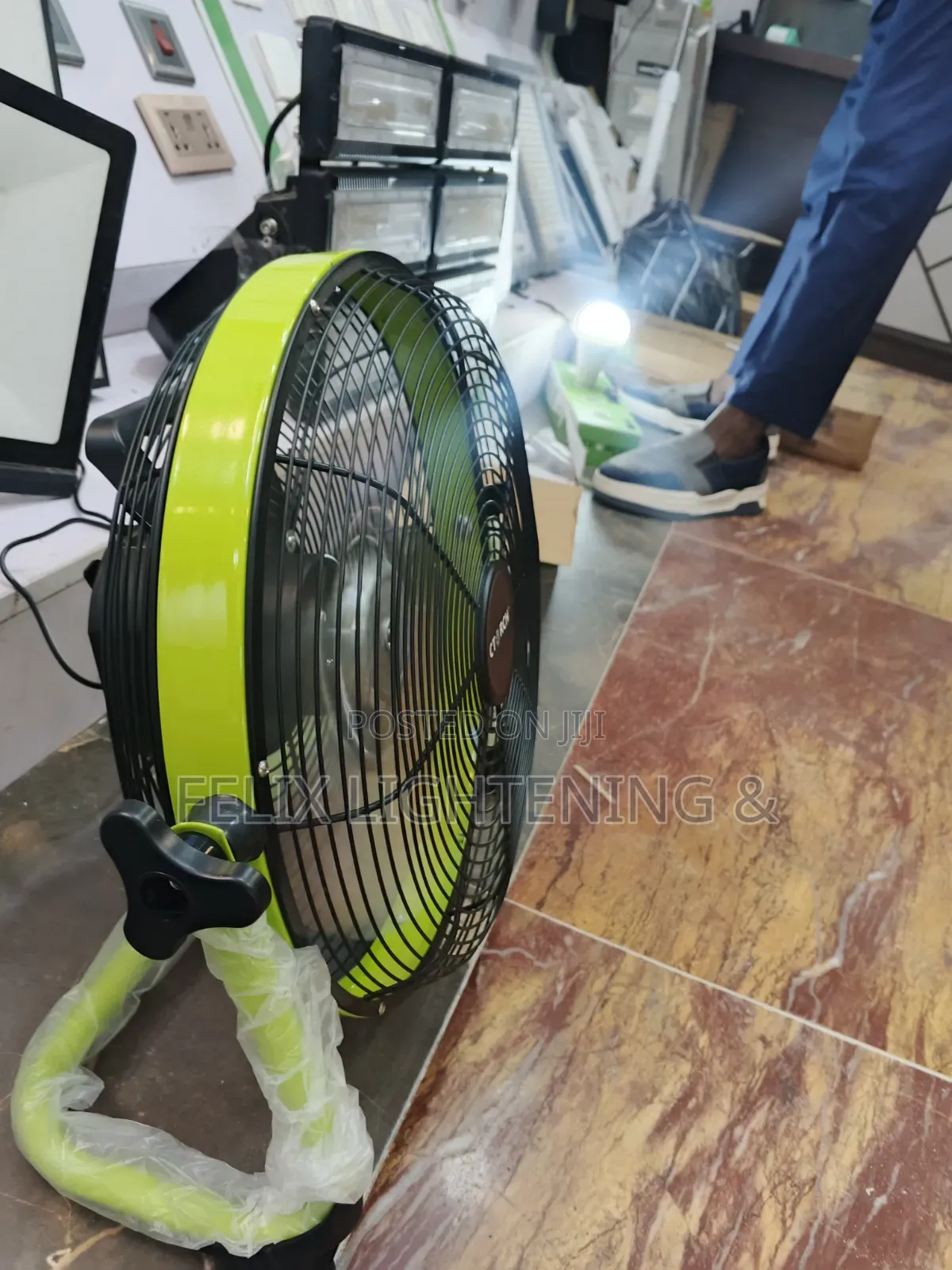 Ctorch Solar Table Fan
