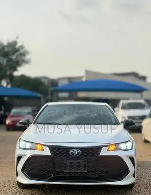 Toyota Avalon XSE FWD Sedan (3.5L V6 8A) 2019 White