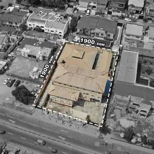 COMMERCIAL Fully Detached House With 15 Rooms
