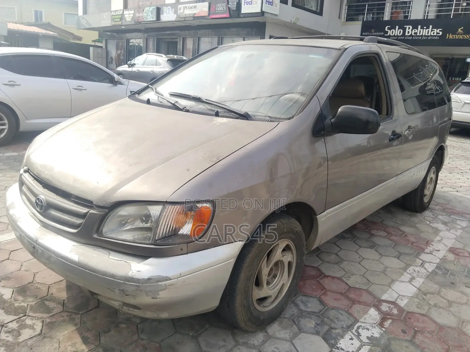Toyota Sienna 1999 Silver