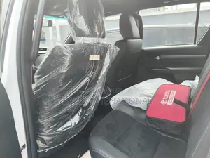 New Toyota Hilux 2024 White
