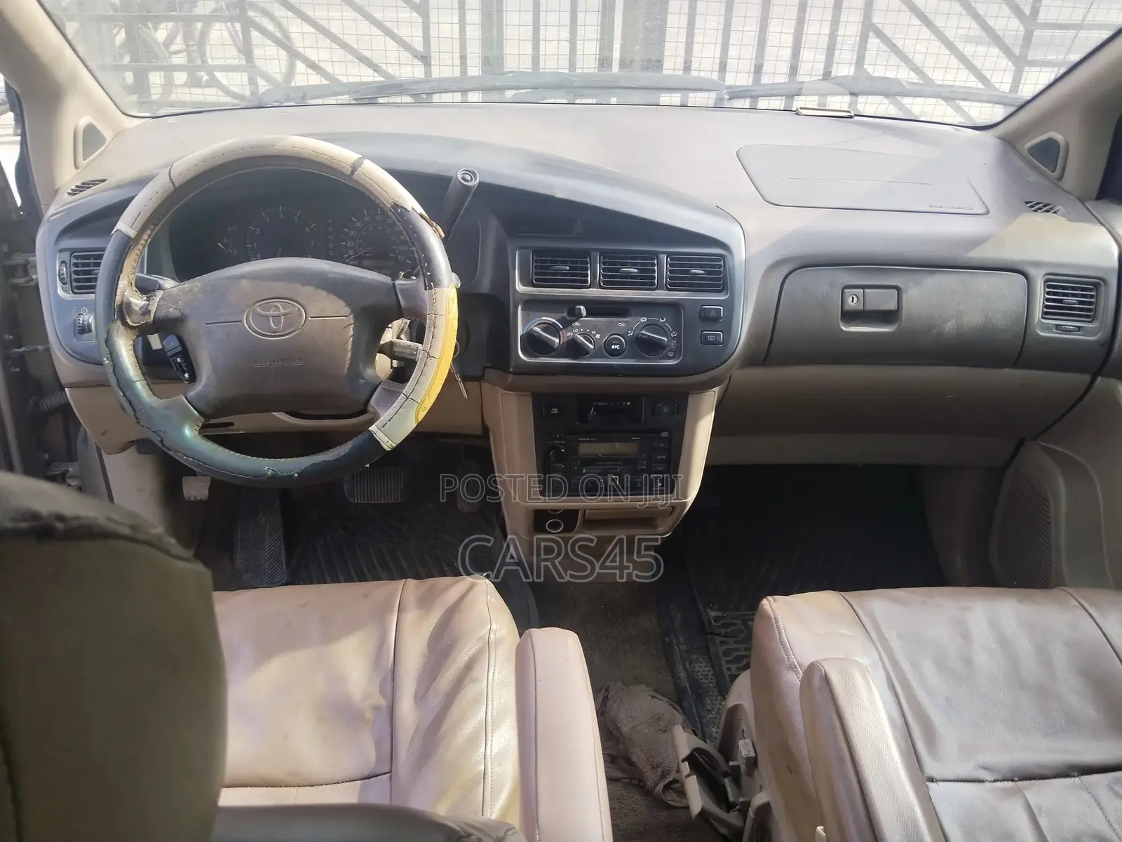 Toyota Sienna 1999 Silver