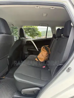 Toyota RAV4 LE 4dr SUV (2.5L 4cyl 6A) 2014 White