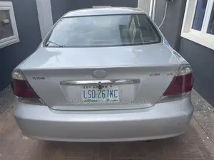 Toyota Camry 2006 Silver
