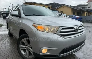 Toyota Highlander 2013 Silver