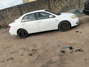 Toyota Corolla 2004 White
