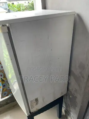 Fridge With Freezer Compartment