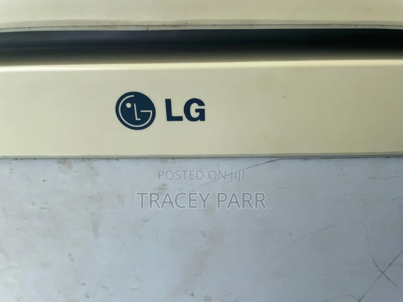 Fridge With Freezer Compartment