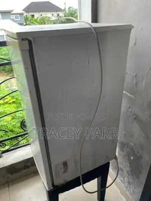 Fridge With Freezer Compartment