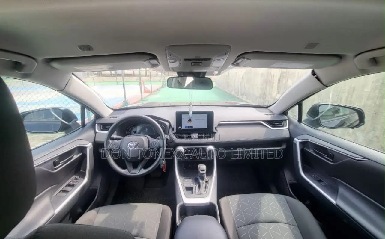 Toyota RAV4 LE AWD 2024 Black