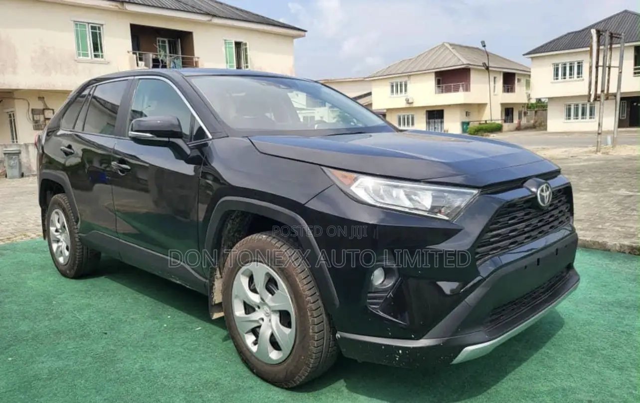 Toyota RAV4 LE AWD 2024 Black