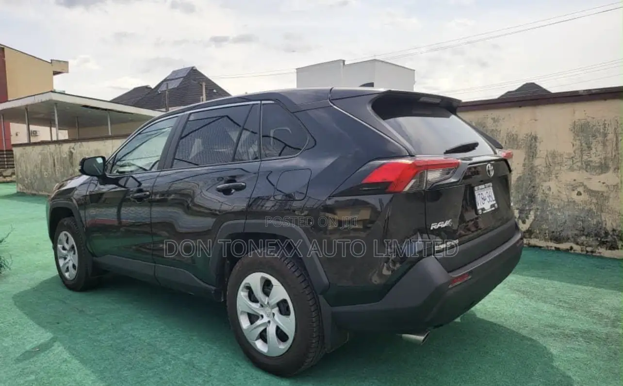 Toyota RAV4 LE AWD 2024 Black