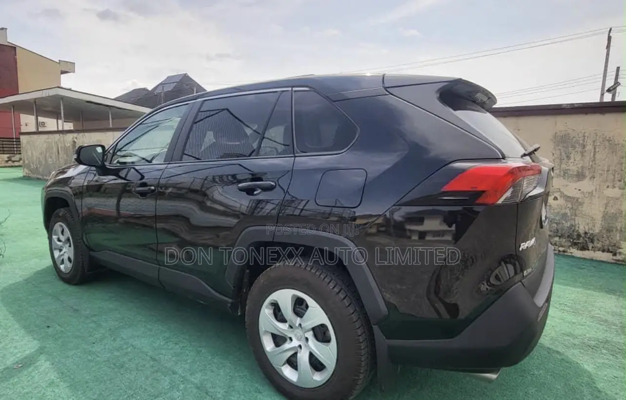 Toyota RAV4 LE AWD 2024 Black
