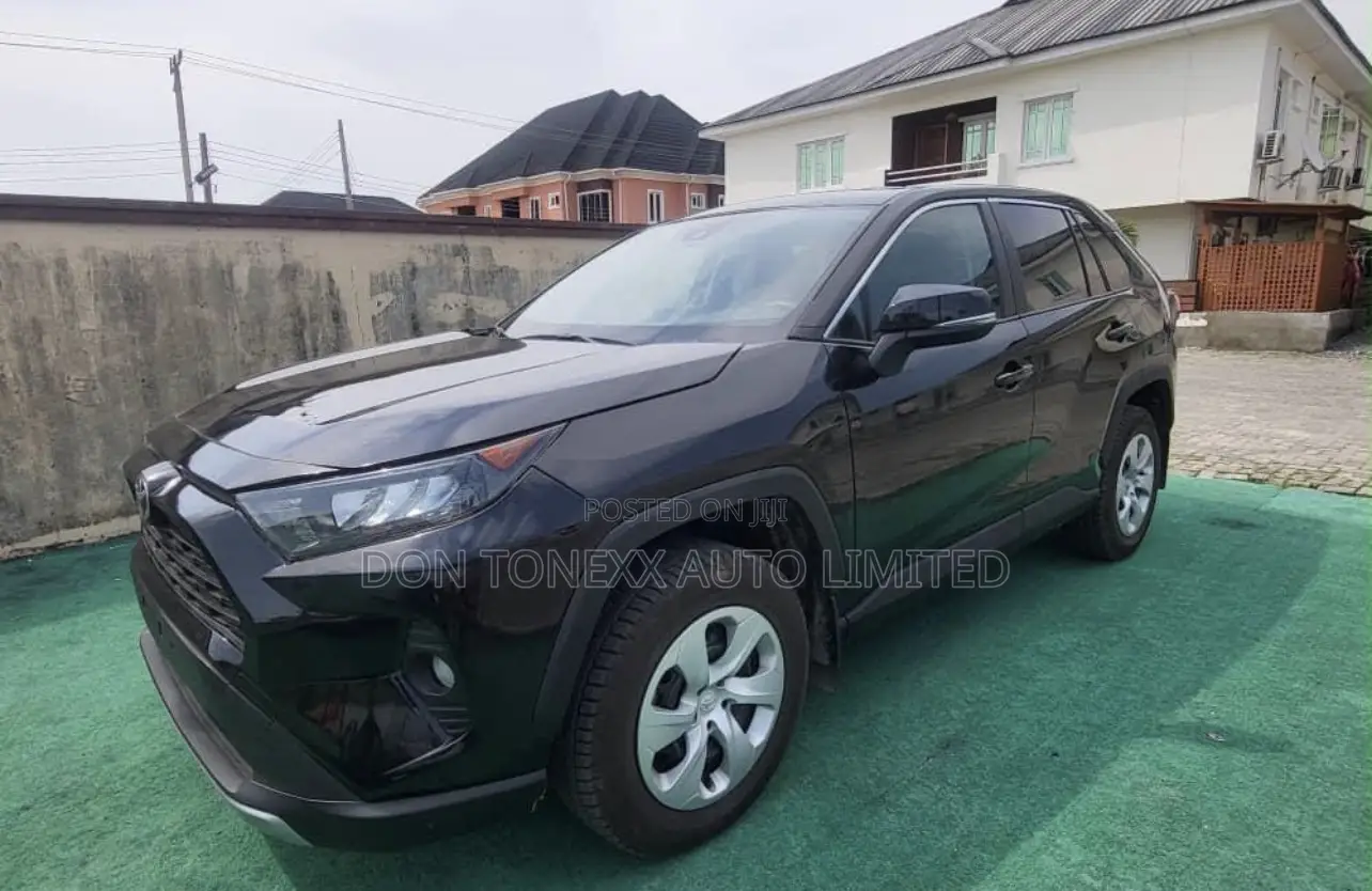 Toyota RAV4 LE AWD 2024 Black