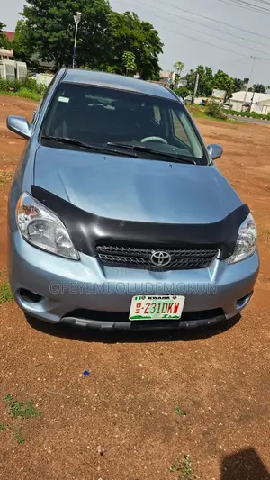Toyota Matrix Hatchback FWD (1.8L 4cyl 5M) 2005 Blue