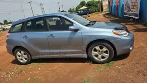Toyota Matrix Hatchback FWD (1.8L 4cyl 5M) 2005 Blue