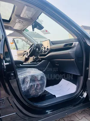 Toyota Highlander XLE 2022 Gray