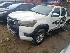 Toyota Hilux 2018 White