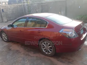 Nissan Altima 2008 Red