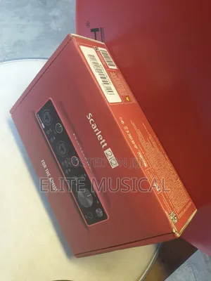 Professional Focusrite Scarlett 2i2 3rd