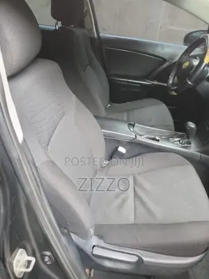 Toyota Avensis 2012 Black