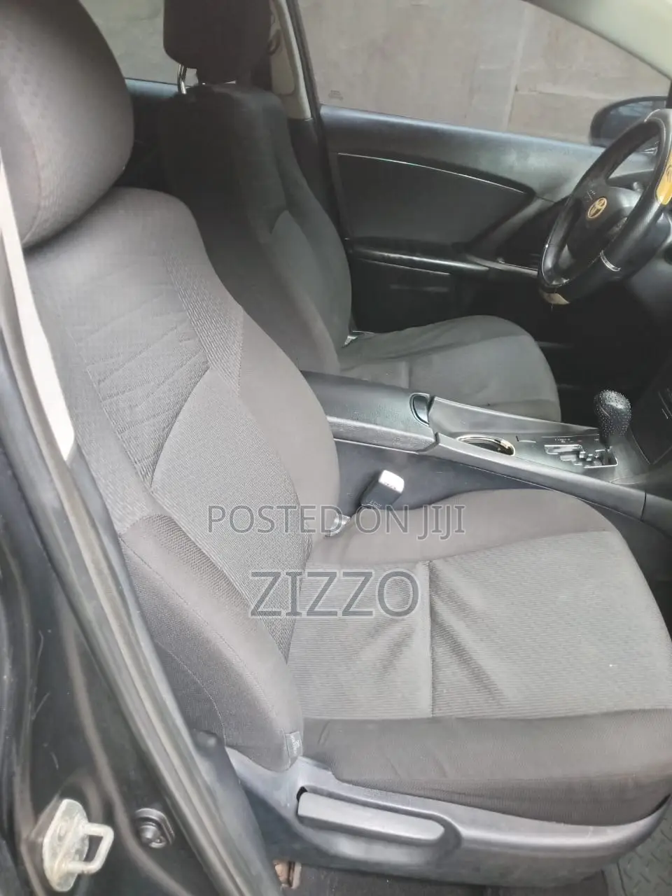 Toyota Avensis 2012 Black