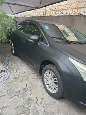 Toyota Avensis 2012 Black