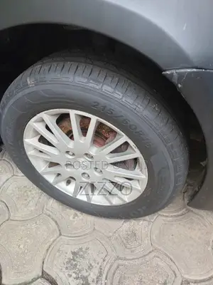 Toyota Avensis 2012 Black