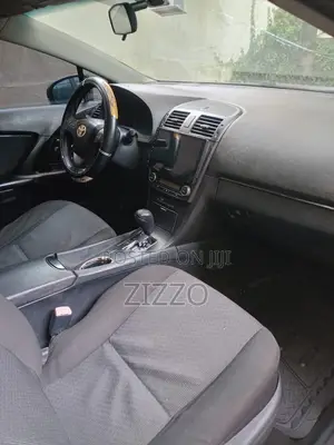 Toyota Avensis 2012 Black