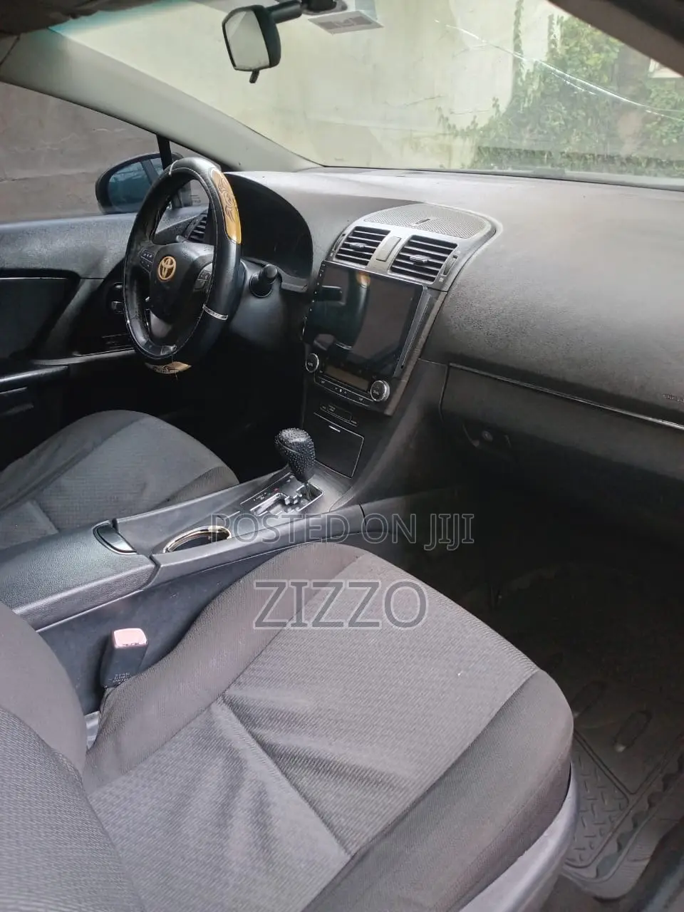 Toyota Avensis 2012 Black