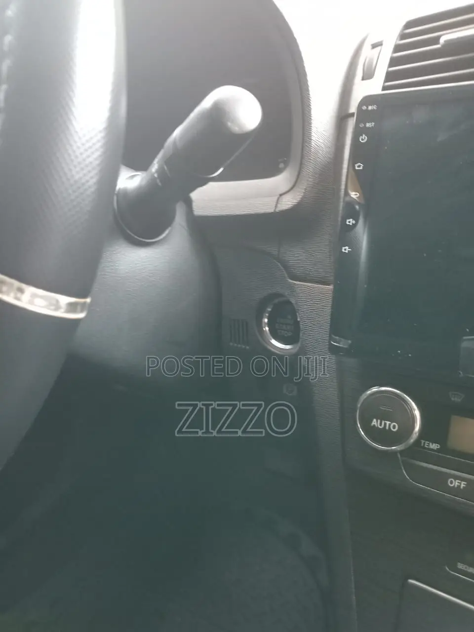 Toyota Avensis 2012 Black