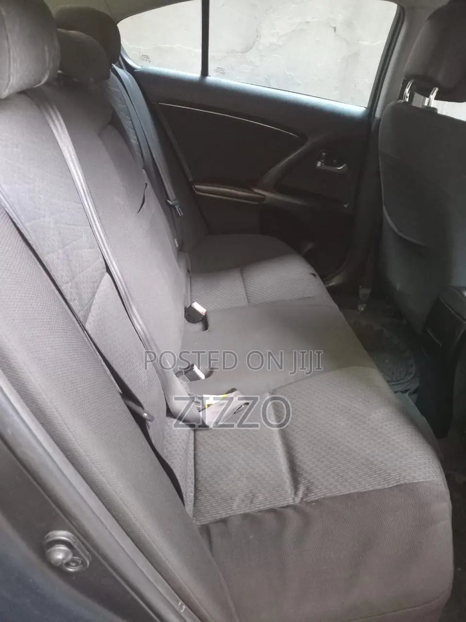 Toyota Avensis 2012 Black