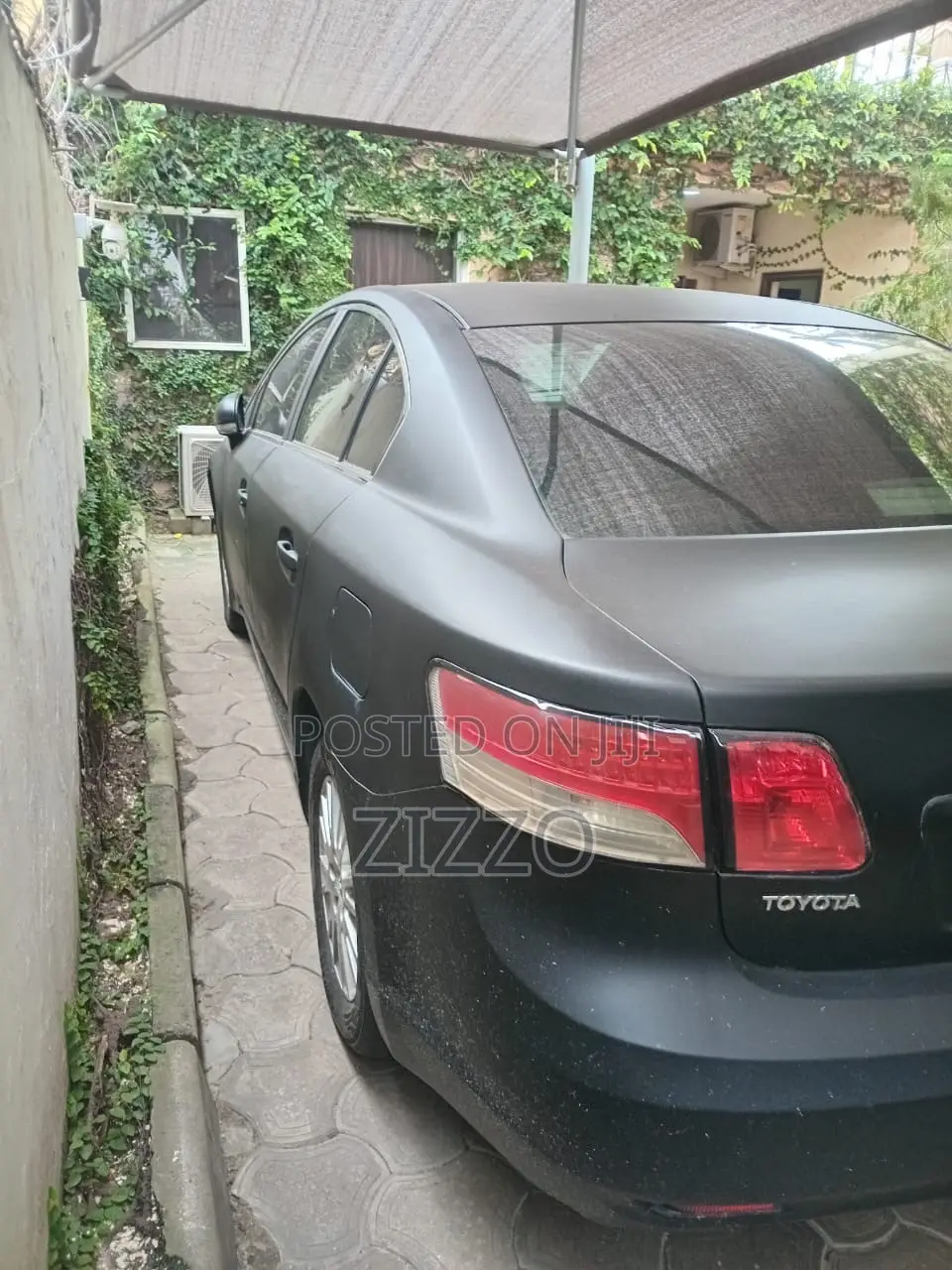 Toyota Avensis 2012 Black