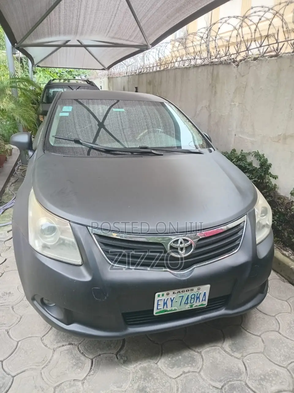 Toyota Avensis 2012 Black